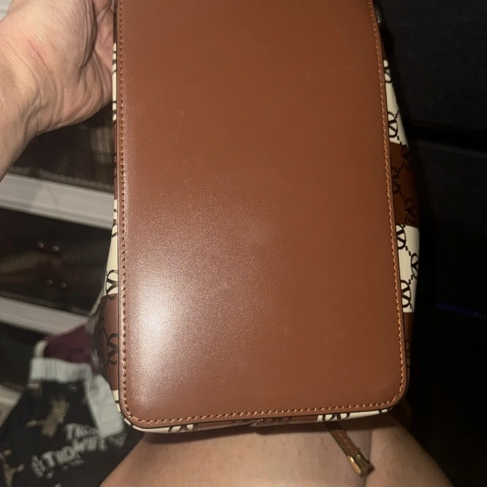 Valentino By Mario Valentino questions leave